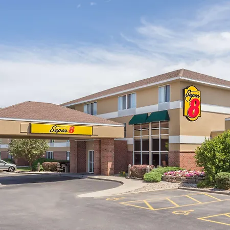 Super 8 By Wyndham Madison South Motel